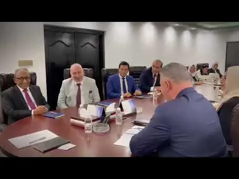 Visita al governatore della Banca centrale, Ali Mohsen Ismail Al-Allaq